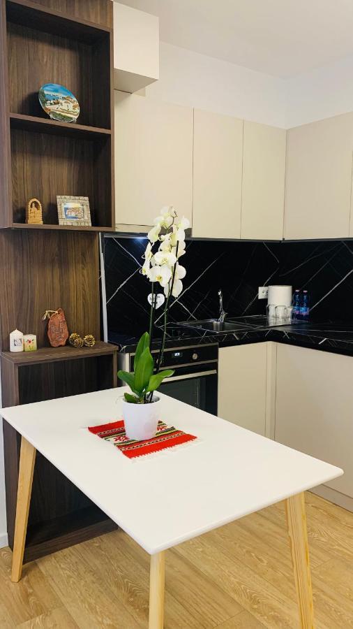 Proper Central Apartment Tiranë Ngoại thất bức ảnh