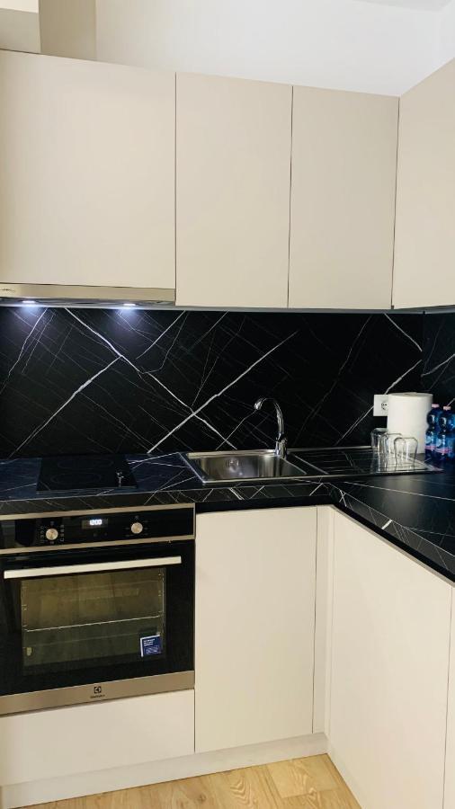 Proper Central Apartment Tiranë Ngoại thất bức ảnh