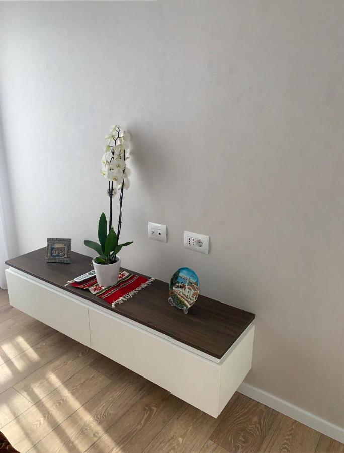 Proper Central Apartment Tiranë Ngoại thất bức ảnh