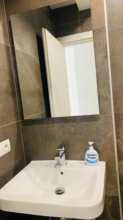 Proper Central Apartment Tiranë Ngoại thất bức ảnh