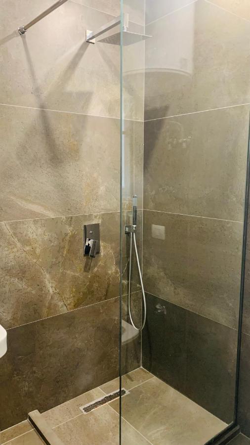 Proper Central Apartment Tiranë Ngoại thất bức ảnh